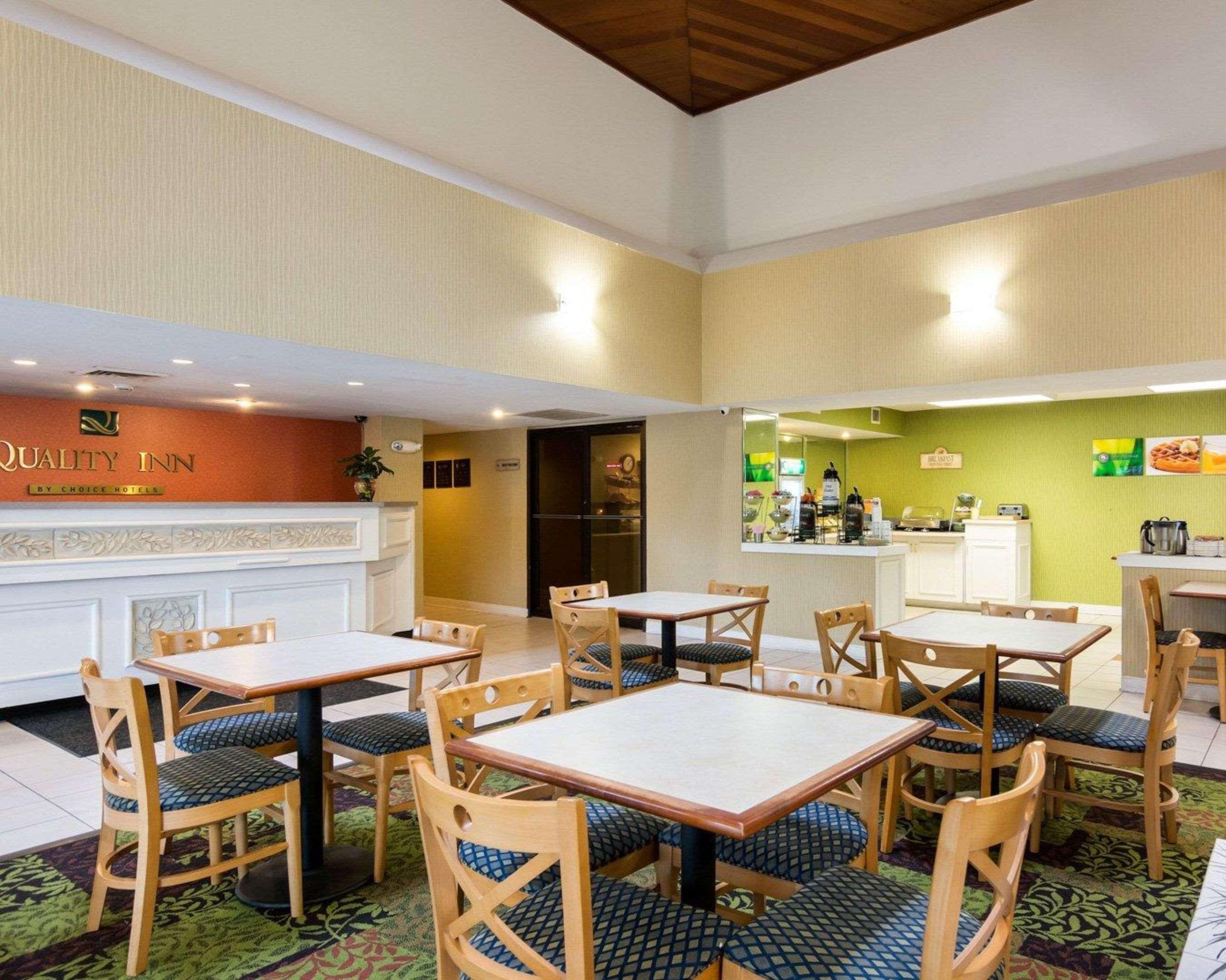 Rodeway Inn At Fort Lee Хопуэлл Экстерьер фото
