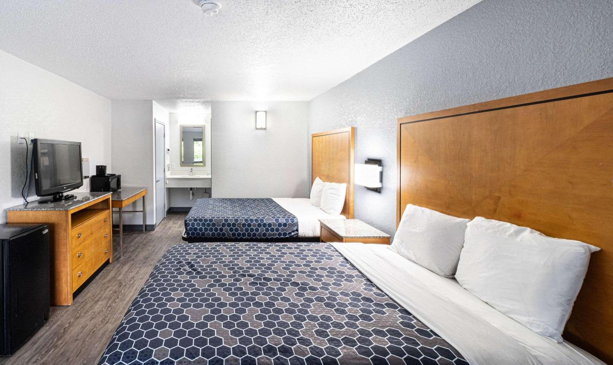 Rodeway Inn At Fort Lee Хопуэлл Экстерьер фото