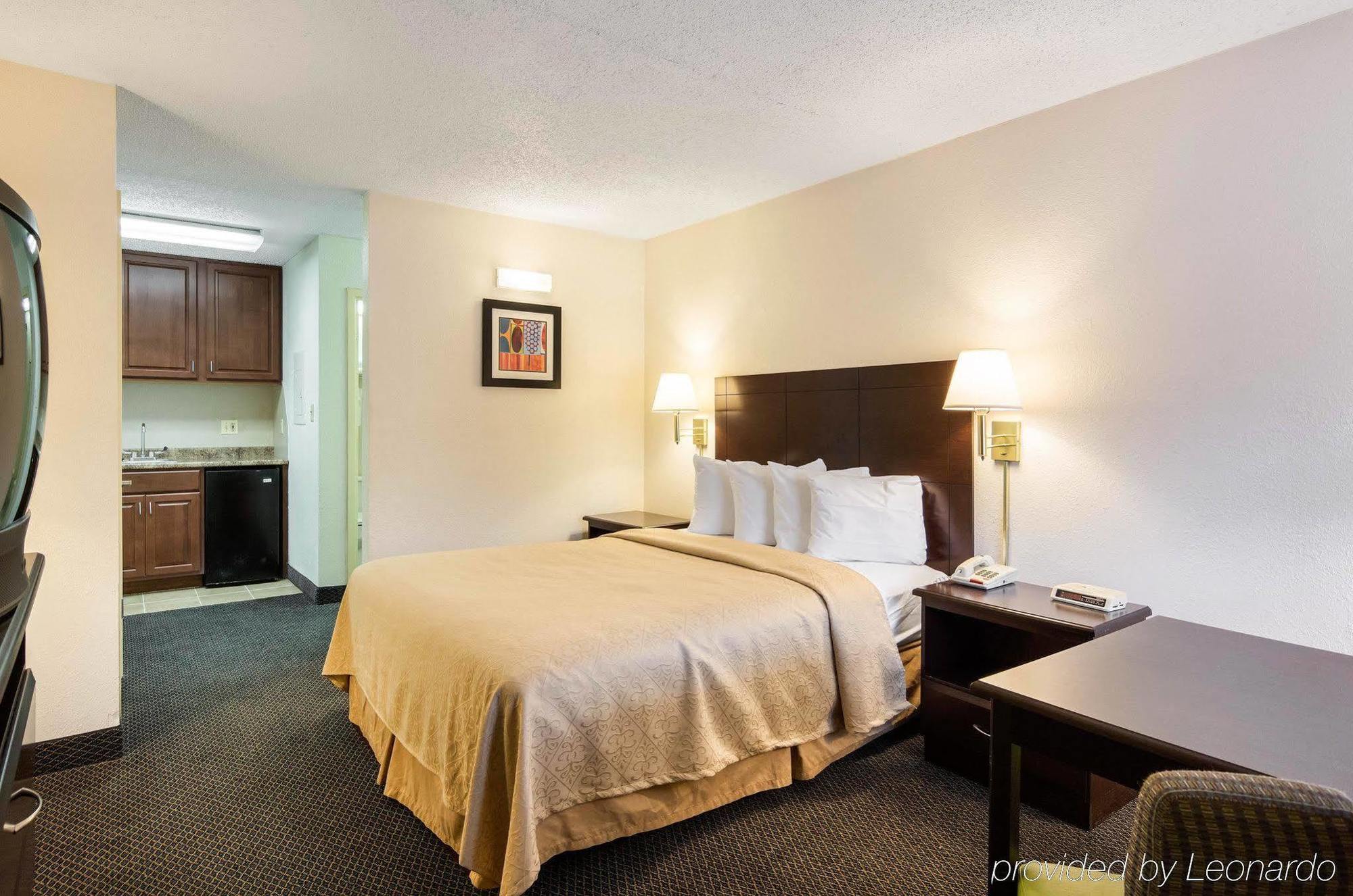 Rodeway Inn At Fort Lee Хопуэлл Экстерьер фото