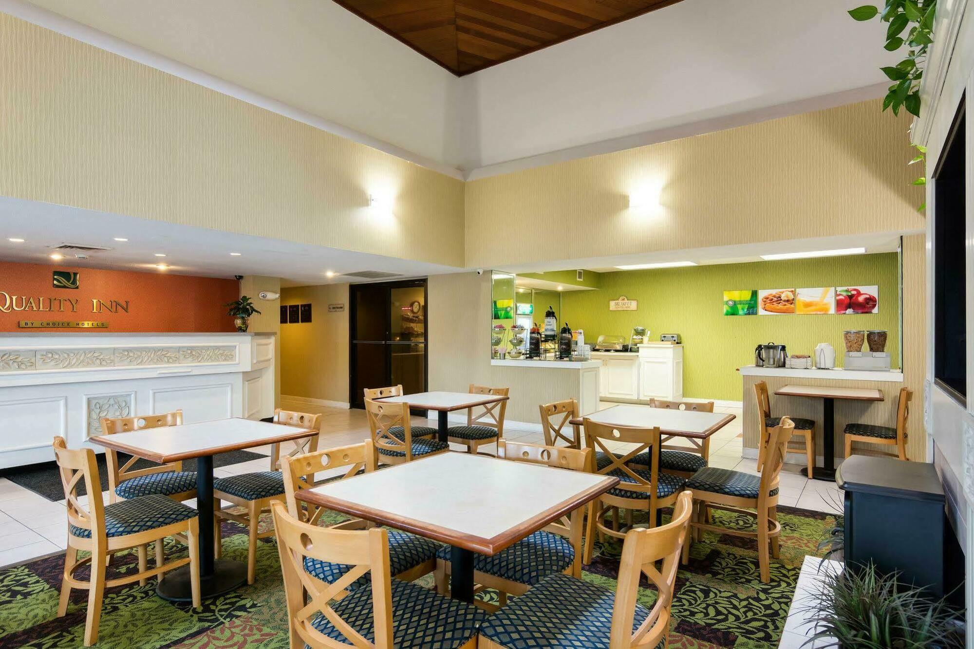Rodeway Inn At Fort Lee Хопуэлл Экстерьер фото